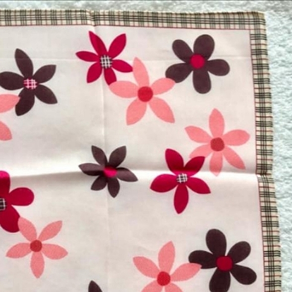 🌺  Burberry "Pink Daisy" Nova Check Mini Scarf / Handkerchief NEW ** - Picture 4 of 10